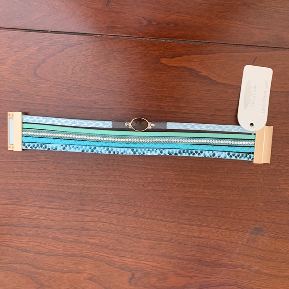Boho Multilayer Blue Leather Cuff Bracelet - Picture 7 of 9